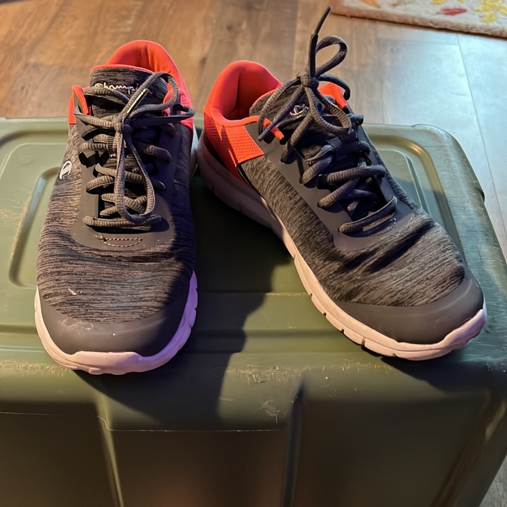 Champion Women’s 10 casual walking shoes all man made material Orange and Gray